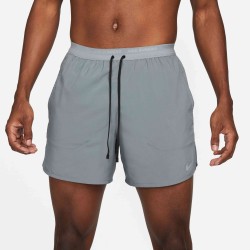 M NK DF STRIDE 5IN BF SHRT SMOKE GREY