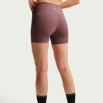 W NK DF SWIFT HR 4IN SHORT TATTOO/REFLECTIVE SILV