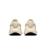NIKE REVOLUTION 8 WOMENS LT KHAKI/MTLC GOLD
