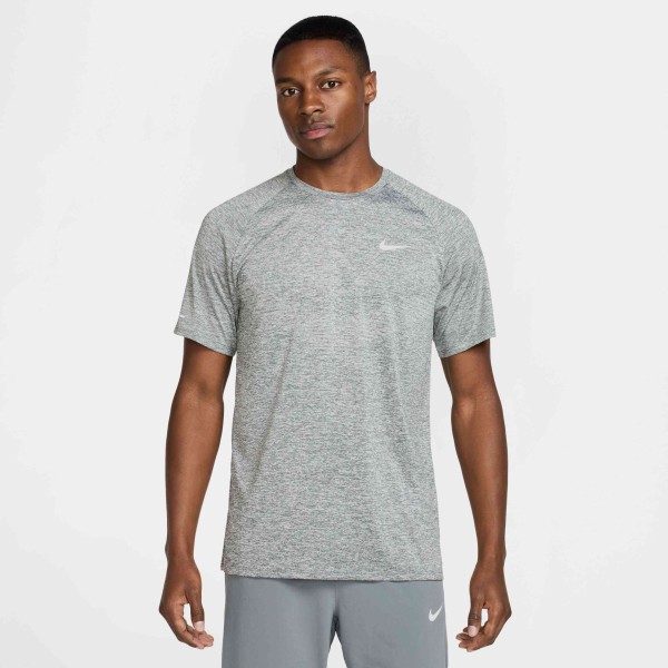 M NK DFADV STRIDE SS TOP SMOKE GREY