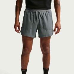 M NK DF STRIDE 5IN BF SHORT SMOKE GREY