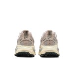 NIKE VOMERO 18 SE WOMENS CREAM II/MTLC GOLD