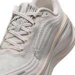 NIKE VOMERO PLUS SE WOMENS PHANTOM/SUMMIT WHITE