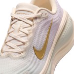 NIKE VOMERO PLUS XWFW WOMENS CHALK/MTLC GOLD BLEACHED NIKE VOMERO PLUS XWFW WOMENS CHALK/MTLC GOLD BLEACHED